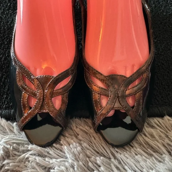 Classy Vintage Easy Street 2.5” Heels - Picture 3 of 9